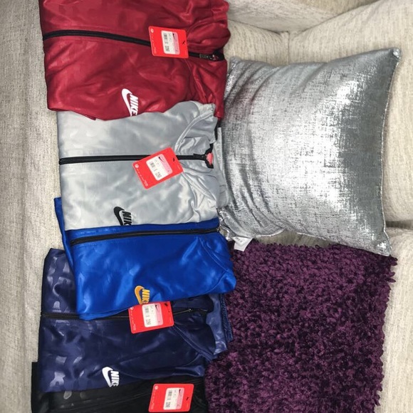 Nike women’s Nike set - Picture 2 of 3